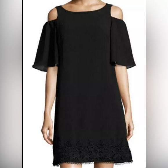 Adrianna Papell Dresses & Skirts - Adrianna Papell Women's Plus Size Lace Hem Cold-Shoulder Gown